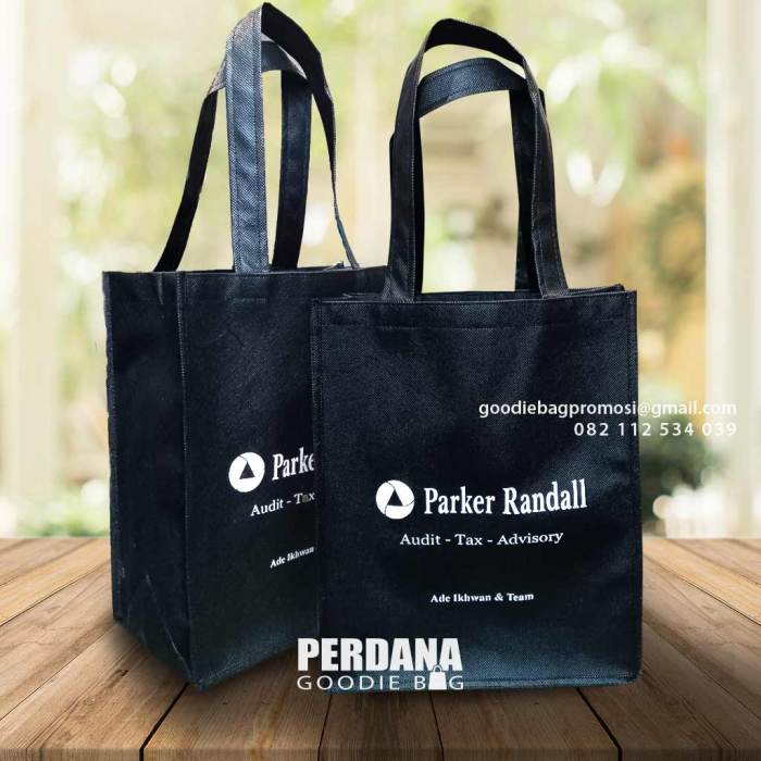 Contoh desain goody bag