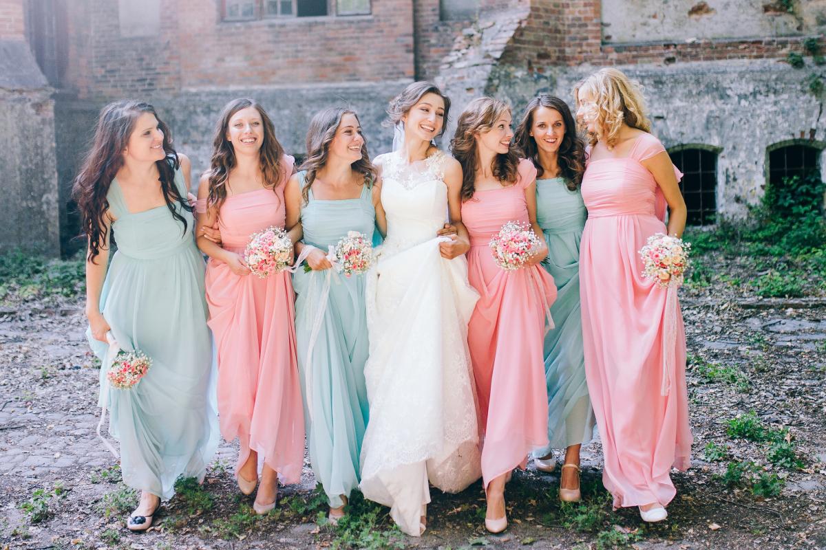 Contoh desain baju bridesmaid